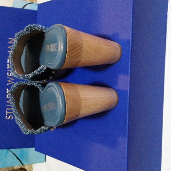 Stuart Weitzman Pearl Clogs - Picture 3 of 7